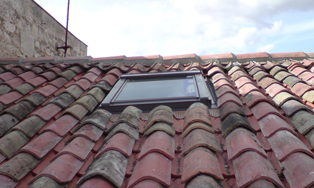 Pose de Velux à Aix-en-Provence (13100) – L.M.B Toiture, expert en installation de fenêtres de toit dans les Bouches-du-Rhône (13)